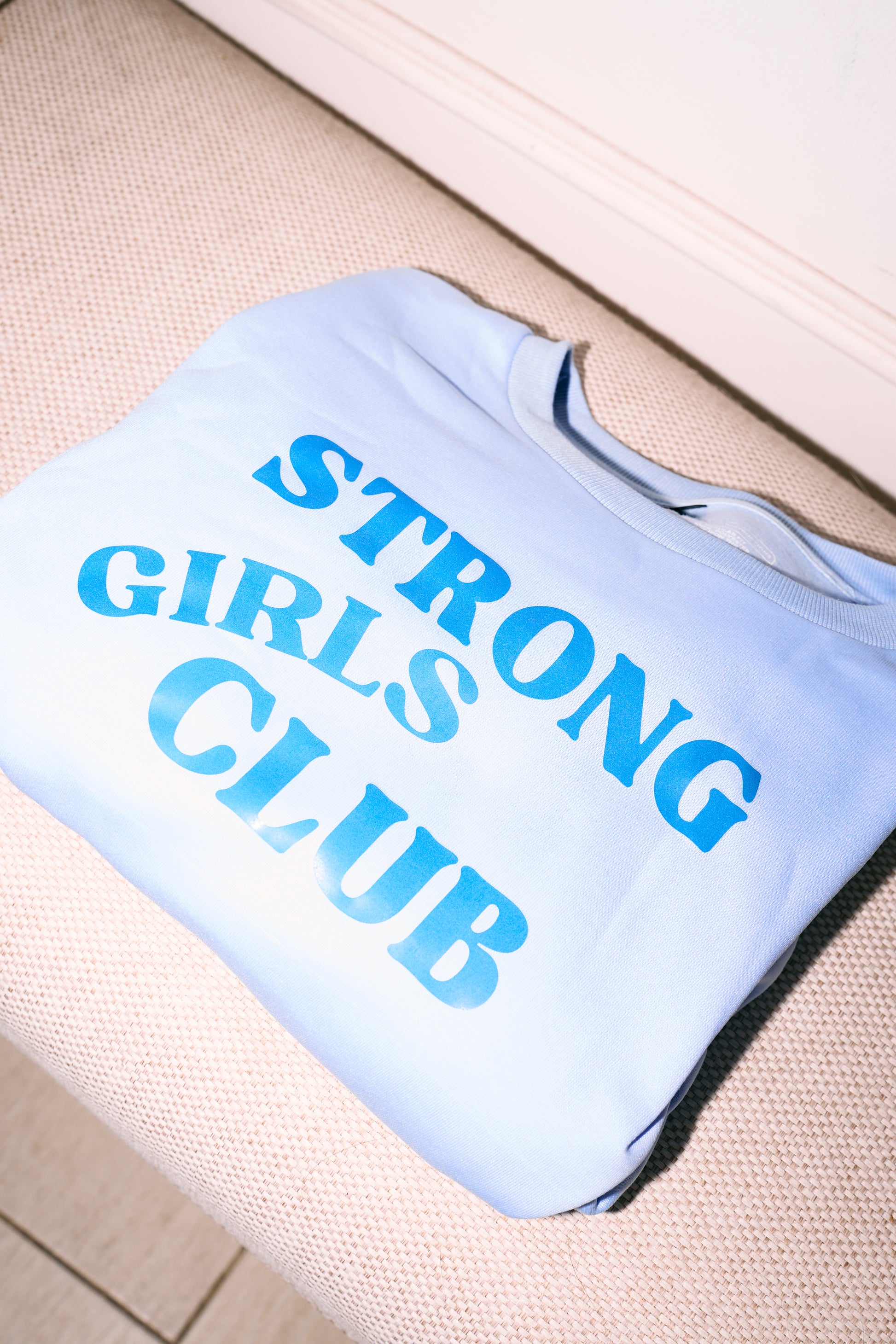 BLUE STRONG GIRLS
